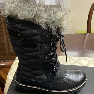 Sorel Black Winter Boots with Faux Fur Trim